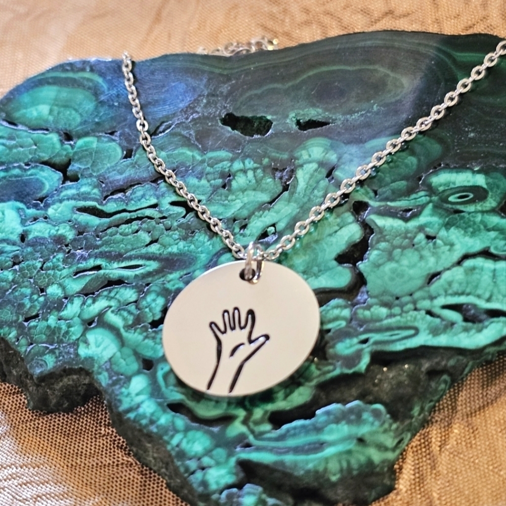 NEW Silver Hand Pendant Necklace N1P14